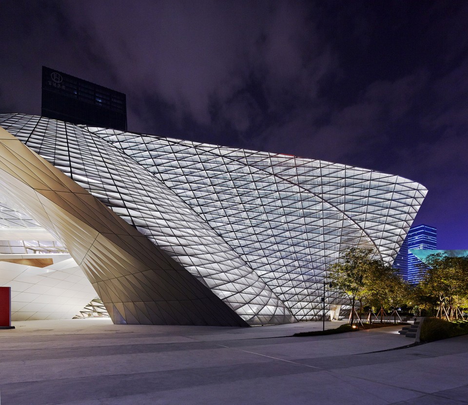 20-Architectural-Lighting-Design-for-Mocape-Shenzhen-The-Museum-of-Contemporary-Art-and-Planning-Exhibition-by-GD-Lighting-Design-960x831